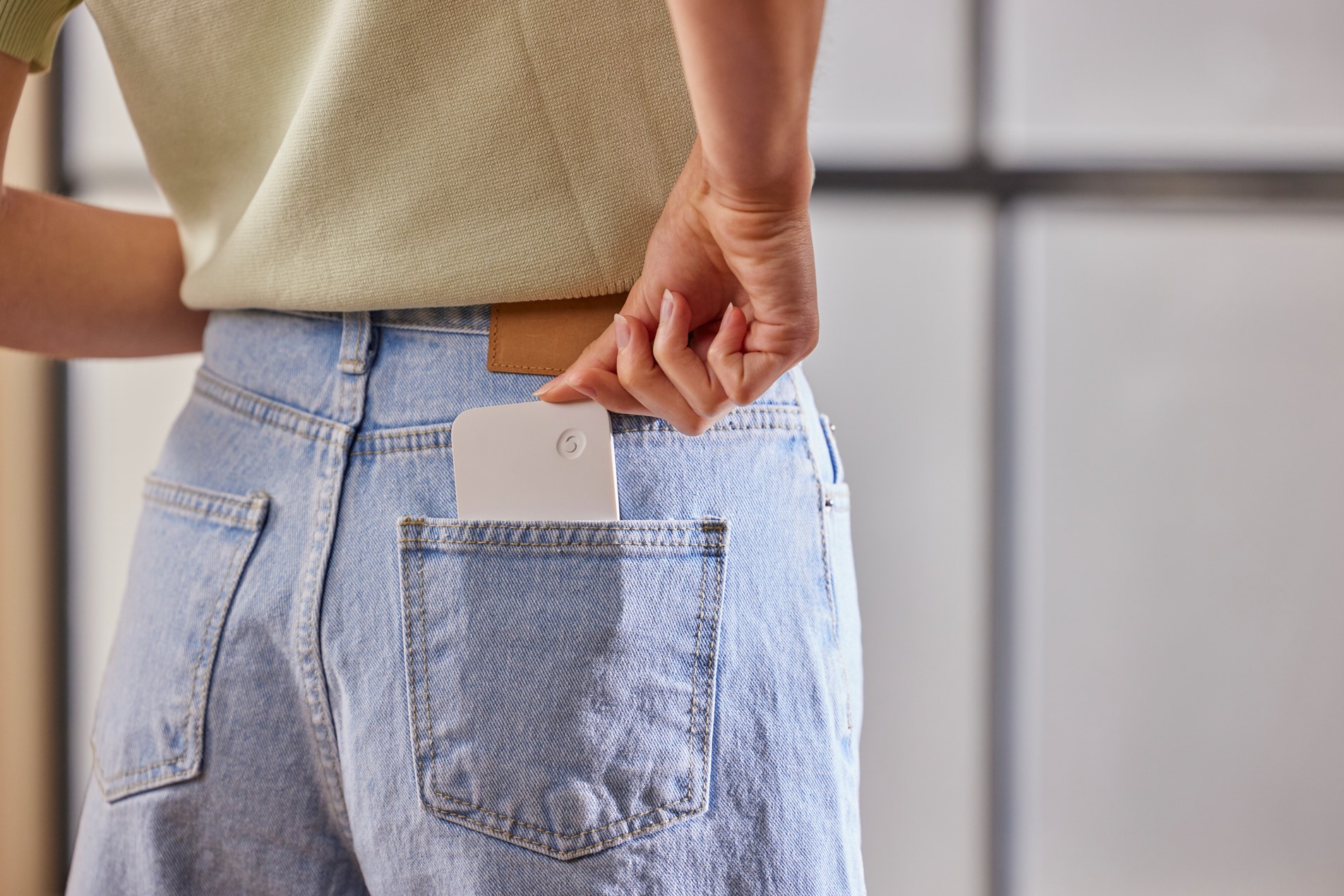 スリム 軽い 軽量 シンプル