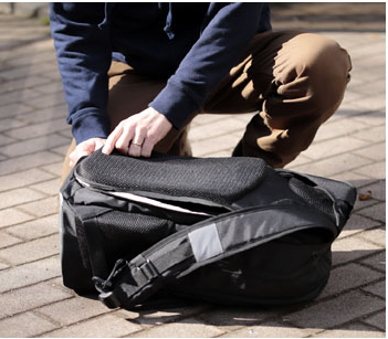 リュックがイスになるまでの流れ