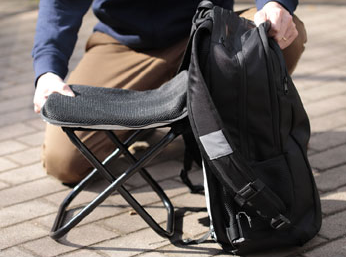 リュックがイスになるまでの流れ