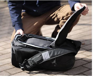 リュックがイスになるまでの流れ