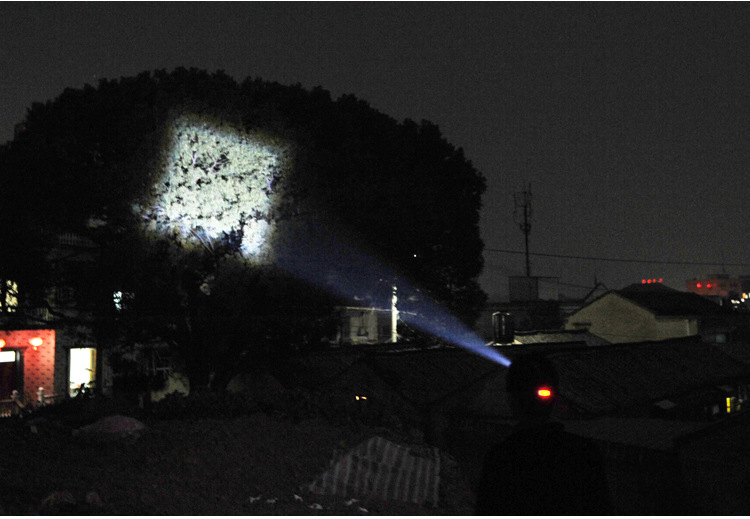 最大200mに照射できる