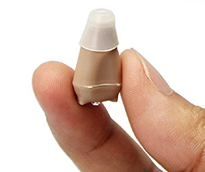 耳穴式で目立ちにくい