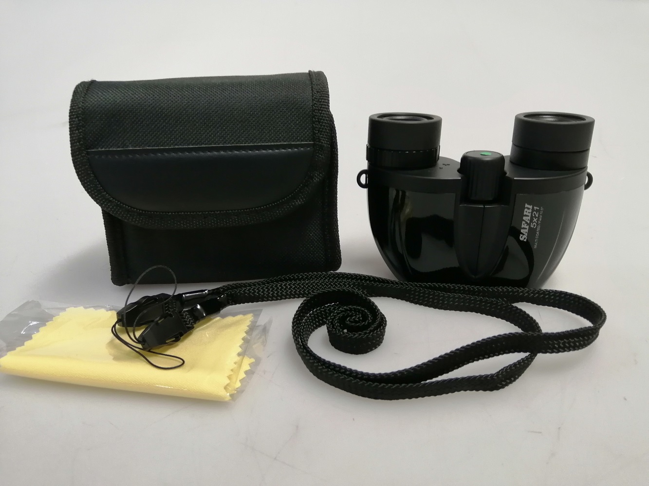 5倍率の双眼鏡 - 小型で軽い｜ソースネクスト