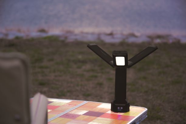 屋内でもアウトドアでも使える万能照明器具