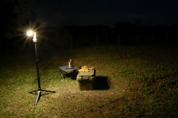 屋内でもアウトドアでも使える万能照明器具