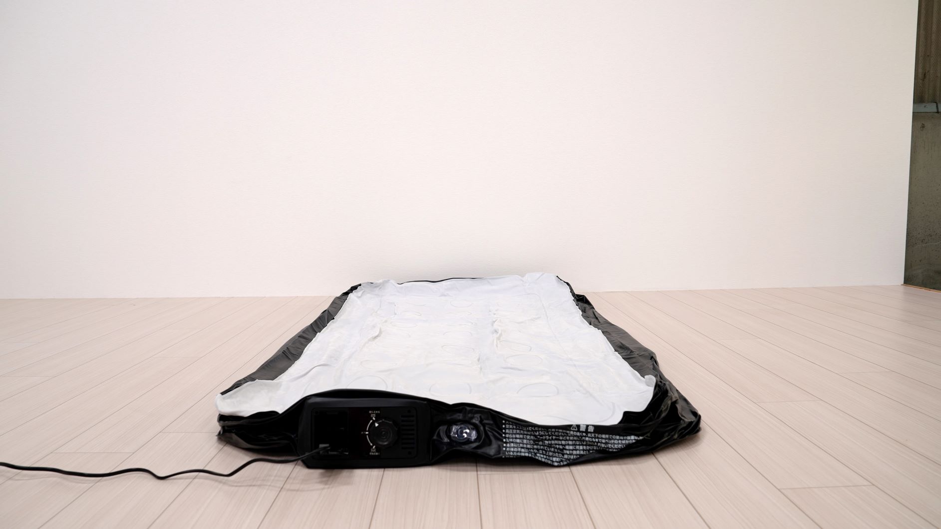 わずか2分で簡単に空気を注入、自動で膨らむ