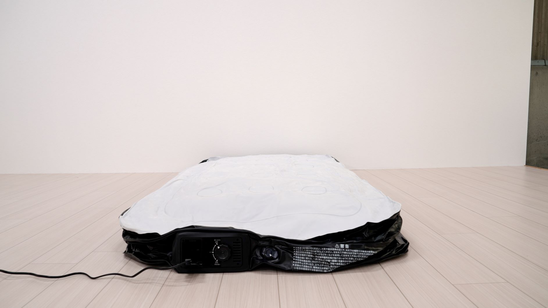 わずか2分で簡単に空気を注入、自動で膨らむ