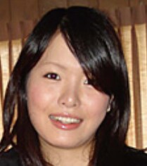 女性の写真