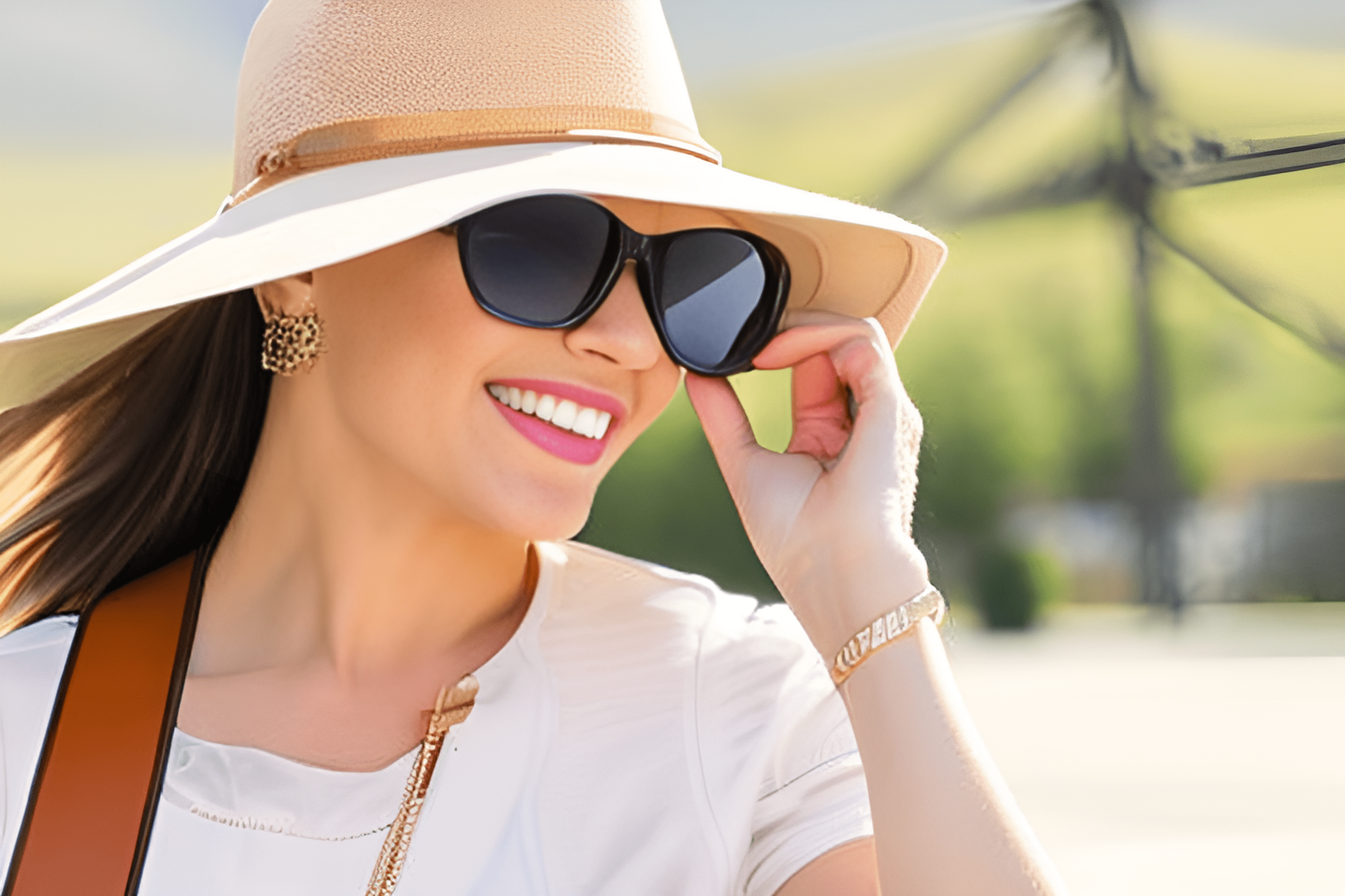 サングラスをかけている女性