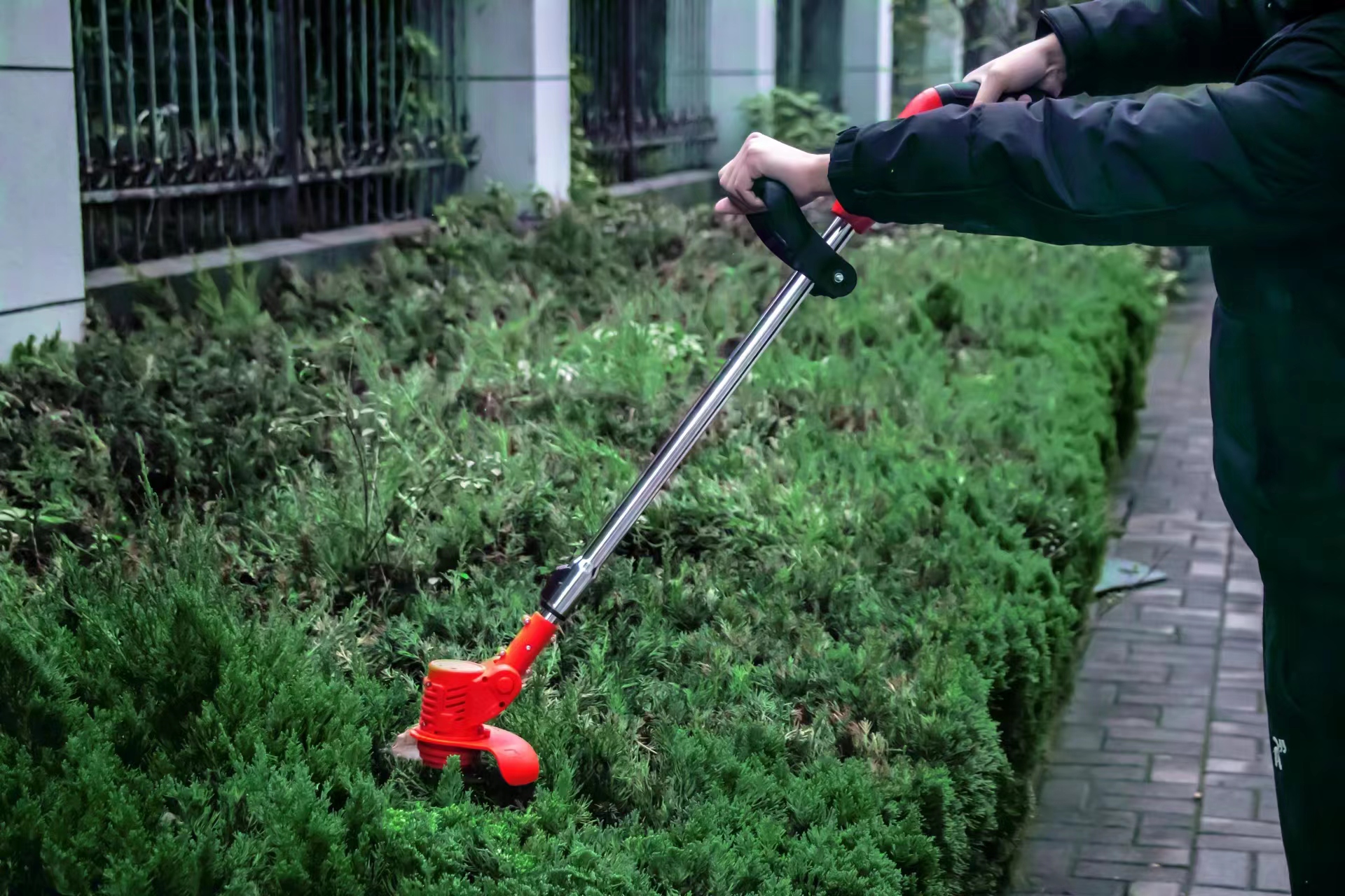 電動草刈り機 電動草刈り機｜ソースネクスト