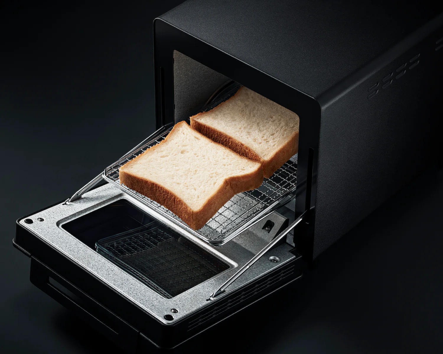 窯からヒントを得た、熱を逃さない構造。