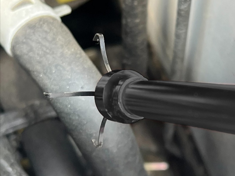 隙間掃除や落とし物にはLEDライト搭載ピックアップツール