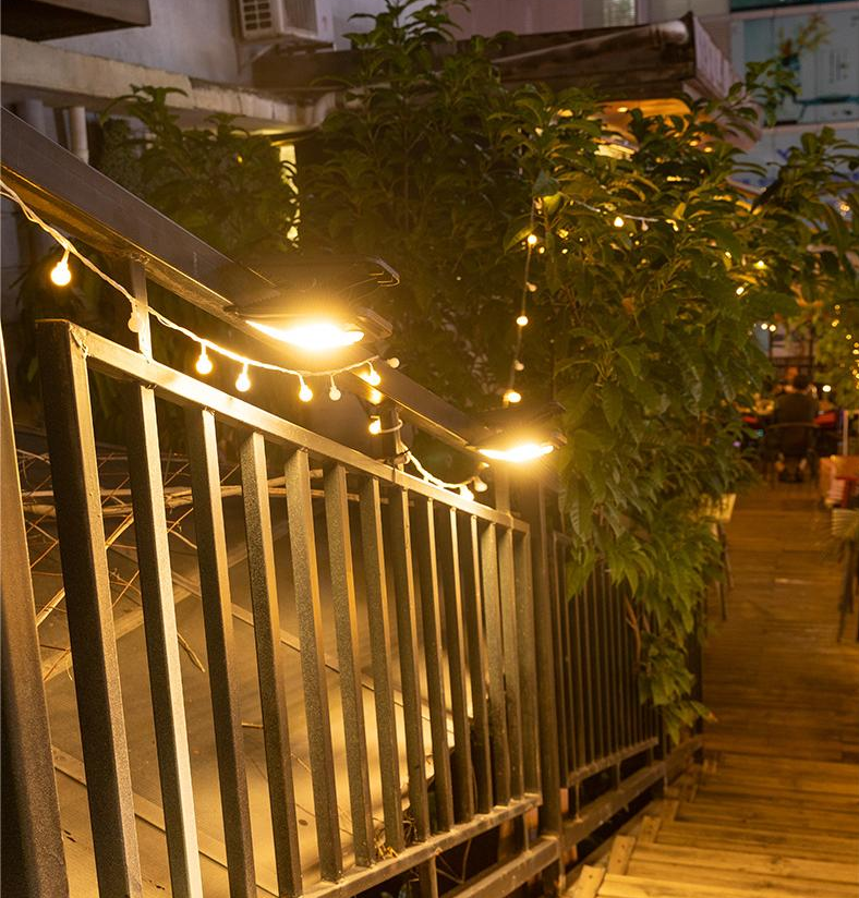 クリップで挟むだけ、工具いらずの簡単設置。