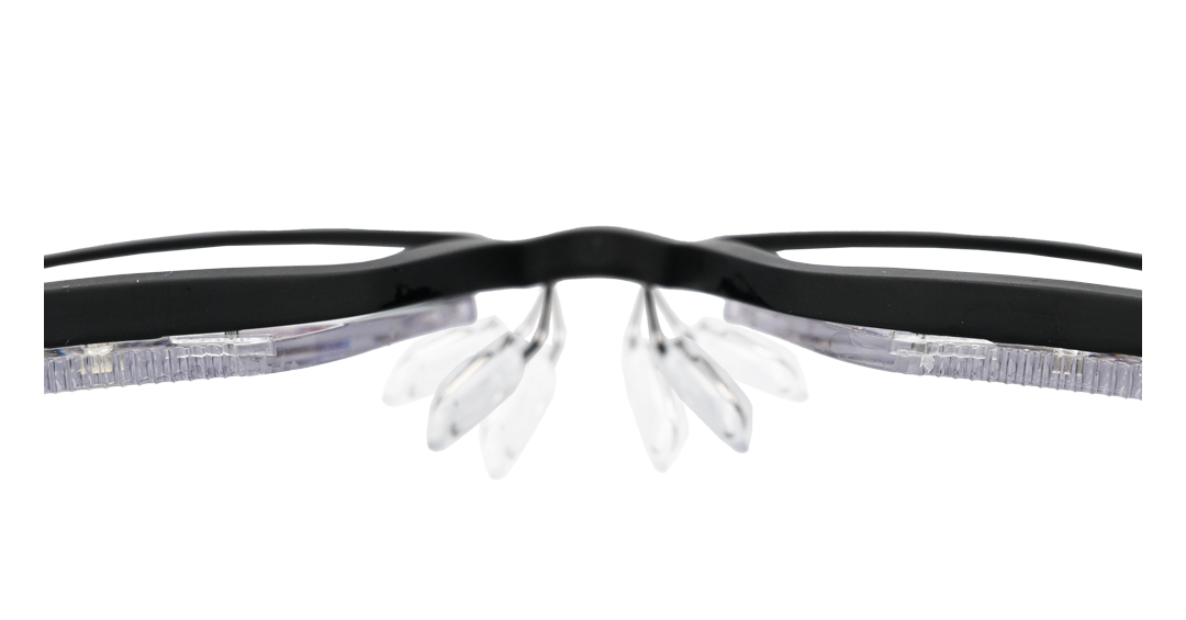 顔に合わせて調節可能