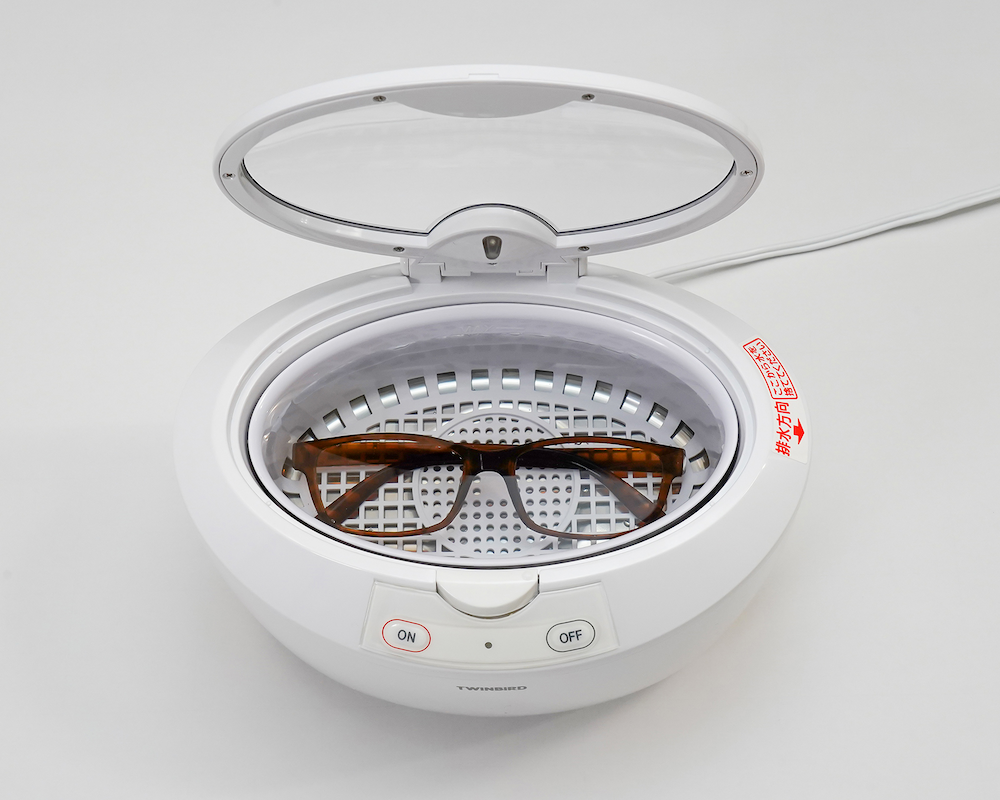 大きめのメガネでも入るゆとりサイズ