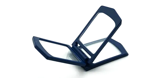 3枚のレンズを組み合わせて7段階に拡大