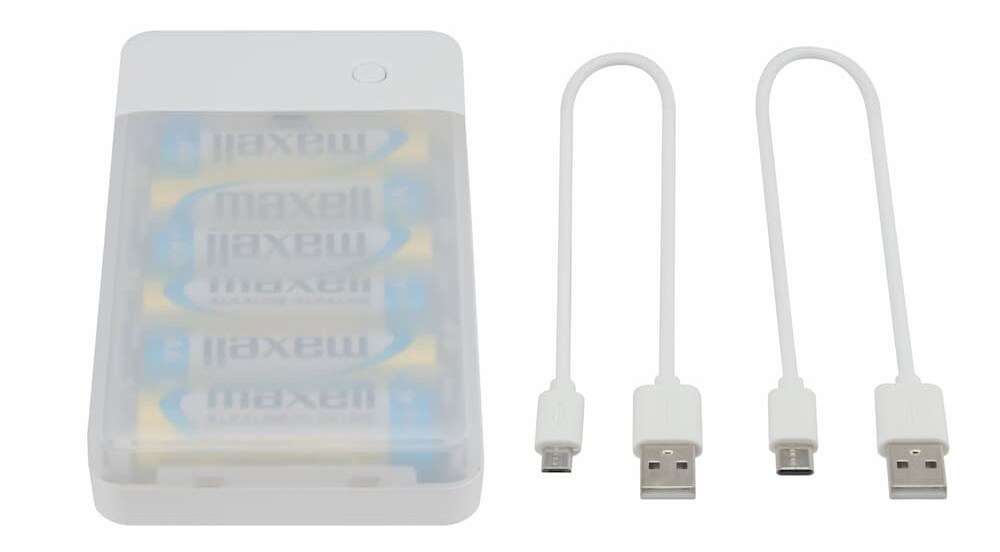 Type-CケーブルとUSBケーブル付属