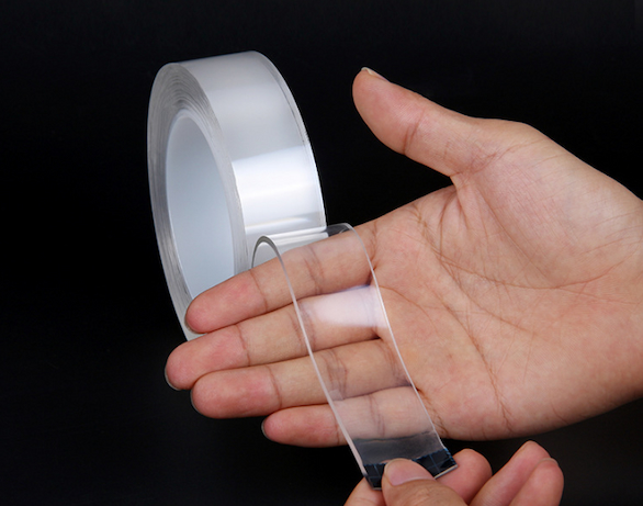 貼って剥がせる便利なテープ