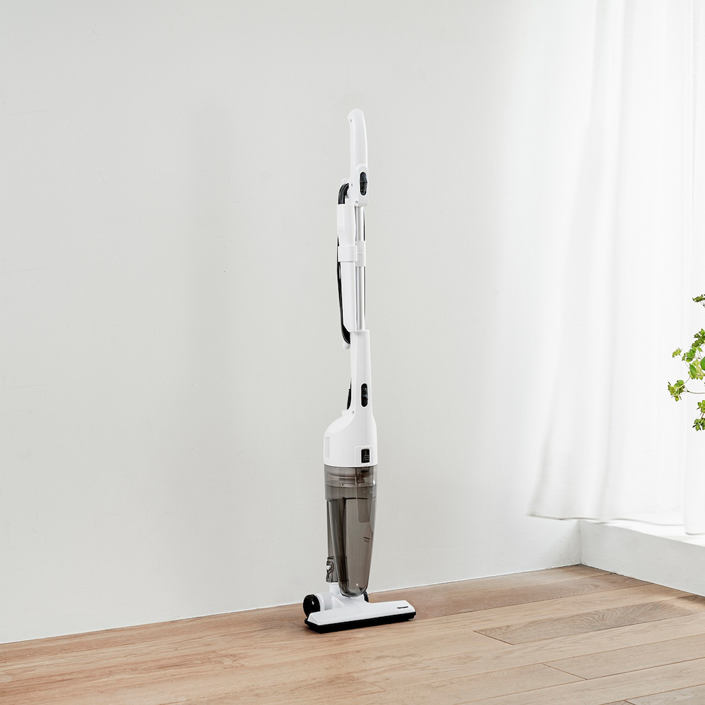 クローゼットや家具の隙間に収納可能