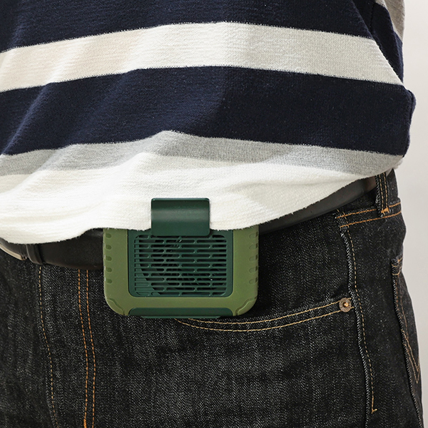 ベルトに着けて、服の内側に涼しい風を
