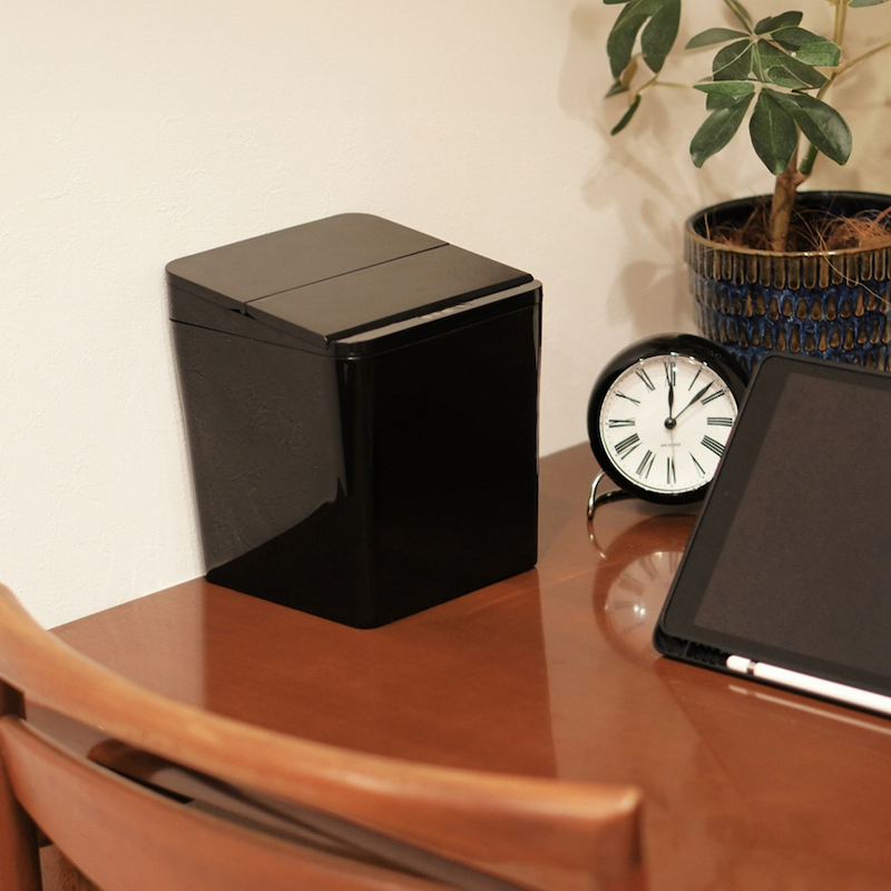 空間に馴染むシンプルなデザイン