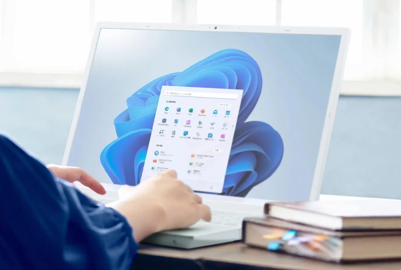 どこからでも同じ色合いで見える16.0型IPS液晶