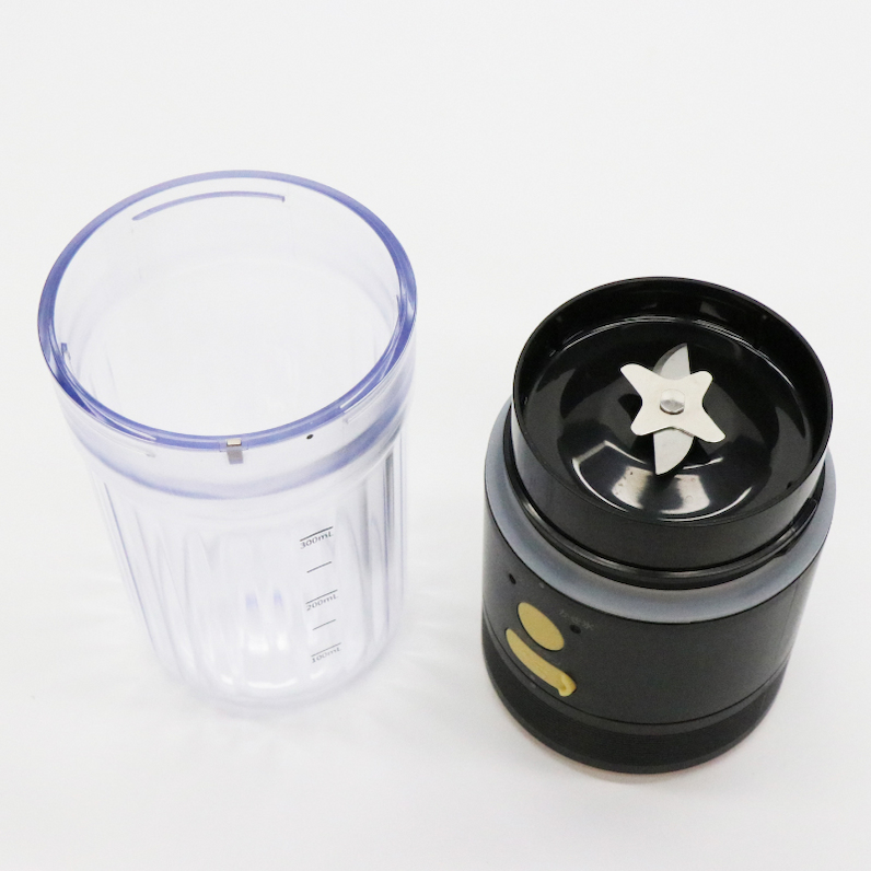 スムージーやジュースに