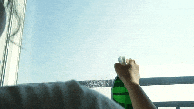 自分の手で簡単に貼り付け可能