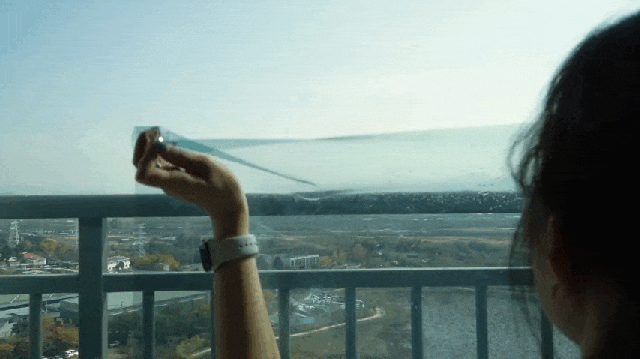 自分の手で簡単に貼り付け可能