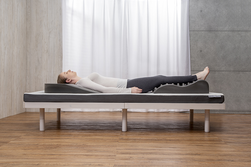 寝ながらストレッチフットピロー｜ソースネクスト