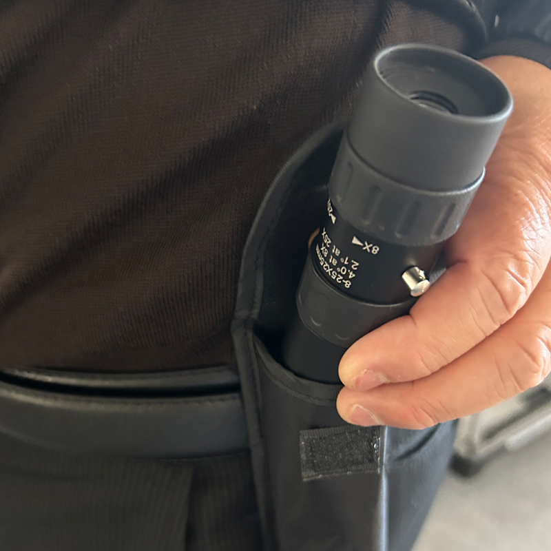 ズーム式で近くも遠くも見える、軽量単眼鏡