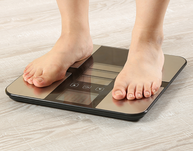 電池交換不要のソーラー式！6項目の同時計測で健康指標を『見える化』