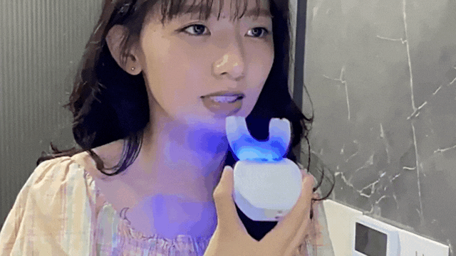 口の形に、ぴったり沿う回転ブラシ