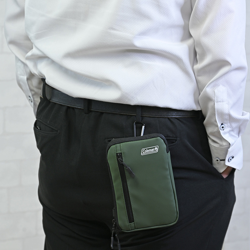 カラビナ＆ショルダーストラップで、使い方は自分次第