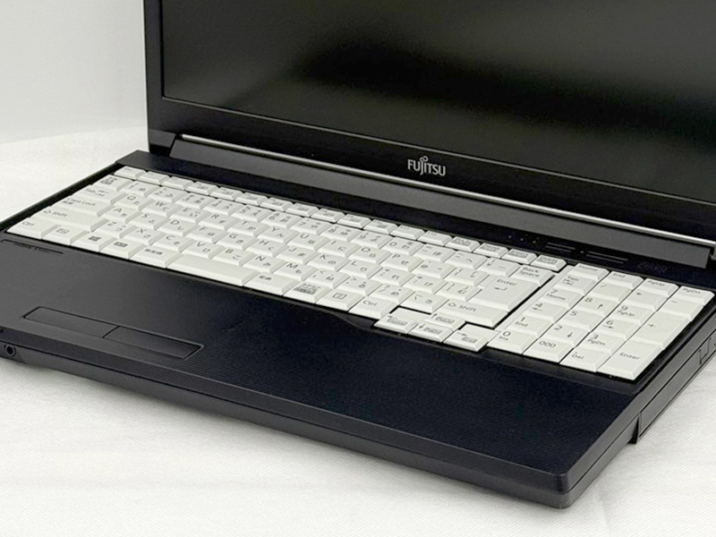 見やすい大画面に入力しやすいテンキー付き