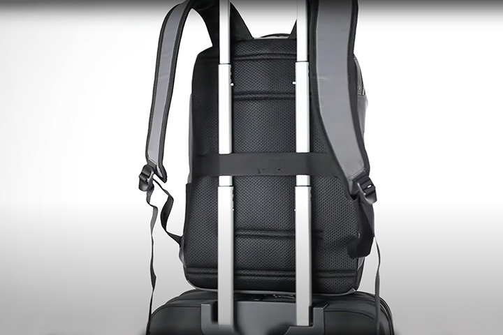 キャリーバッグに取り付け可能