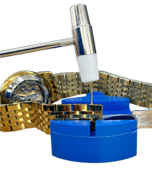 電池交換からバンドの調整・交換までマルチに活躍