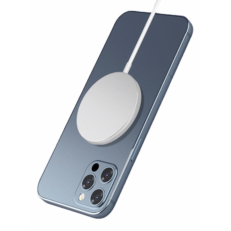 コンパクト＆ケーブルのわずらわしさから解放最大15W対応の薄型ワイヤレスチャージャー